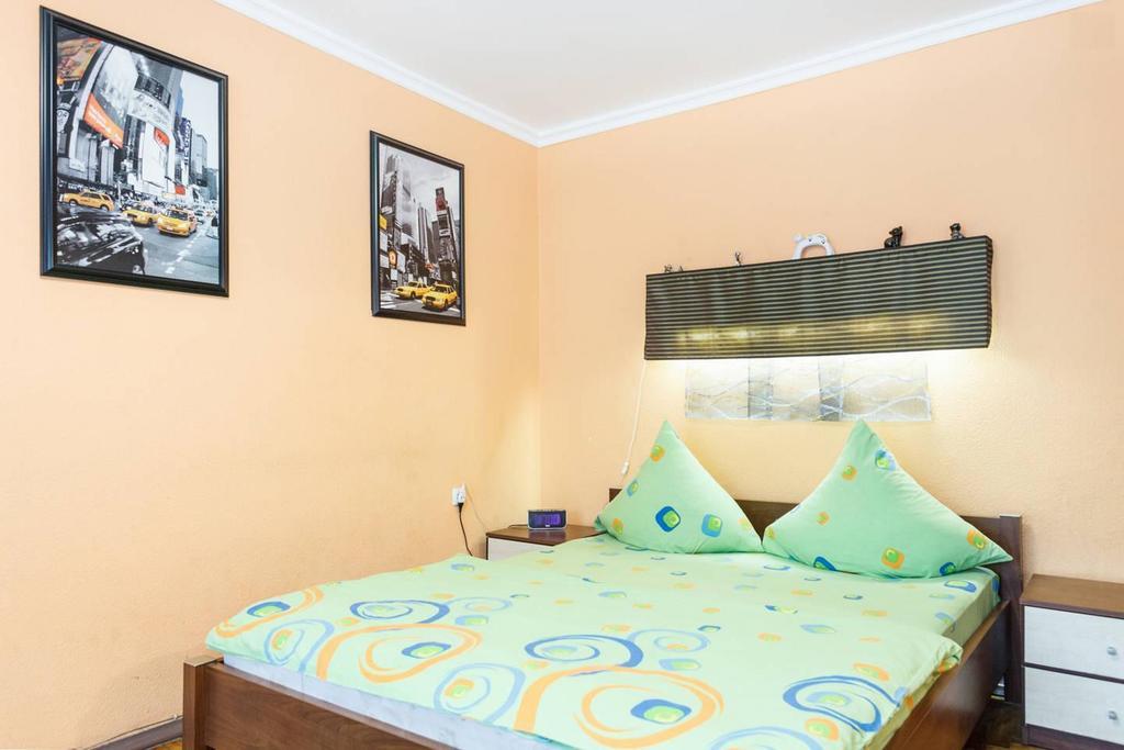 Apartment On Sobornyi Avenue 143 Near Intourist Hotel Zaporizhia Zewnętrze zdjęcie